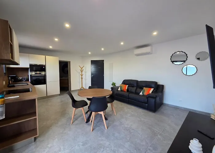 A Piazzetta * 皮亚纳